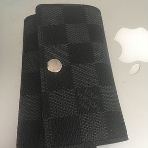 Louis Vuitton 6 Key Holder